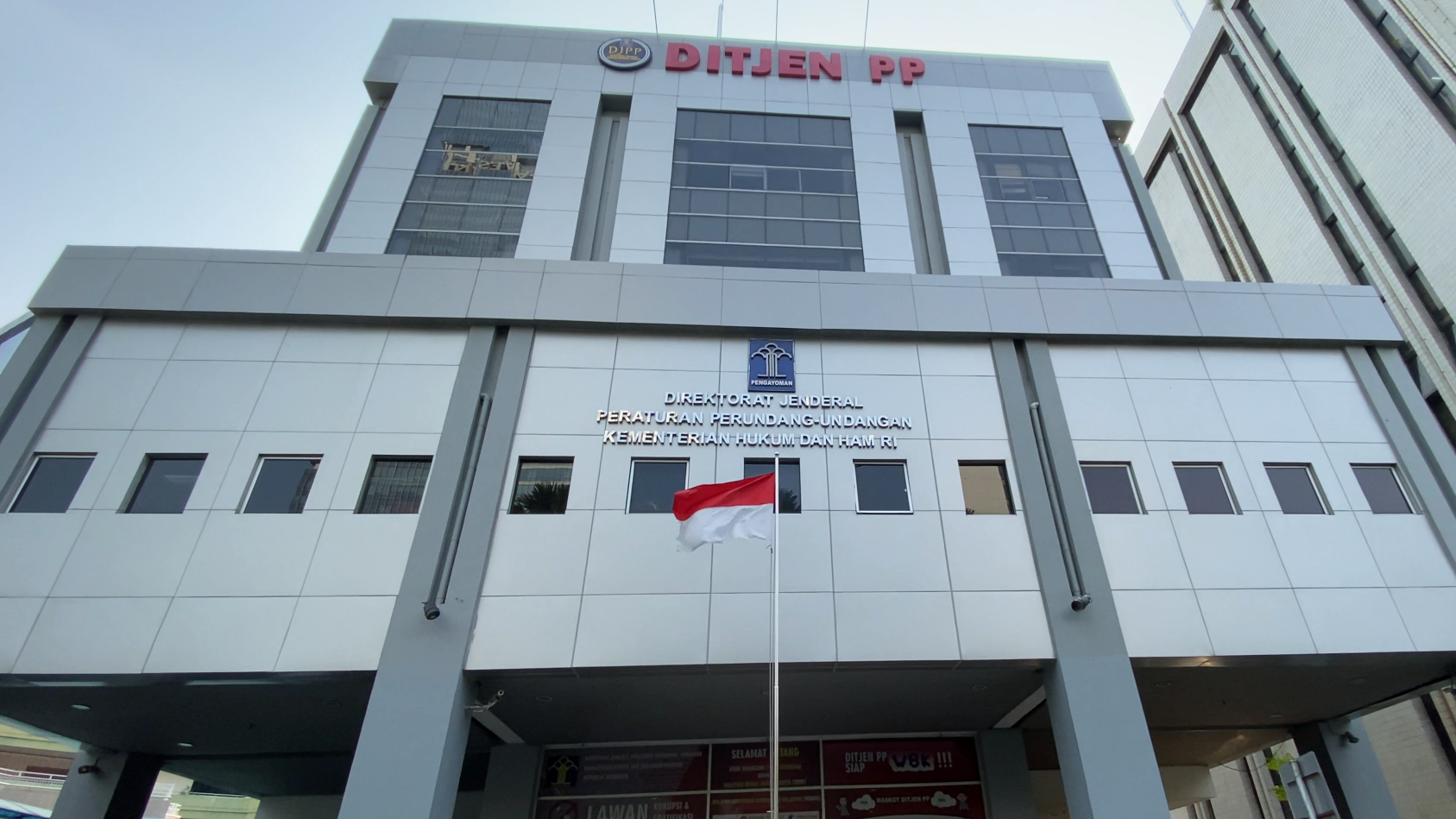 gedung kb kecil