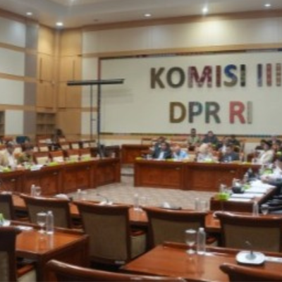 RAPAT PANITIA KERJA PEMBAHASAN RUU HUKUM ACARA PIDANA (10 JULI 2025)
